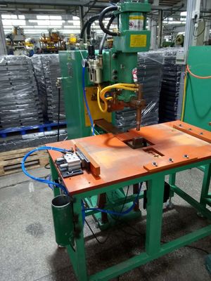 600mmの腕のスポット溶接機械多ポイント ロウイングの溶接機