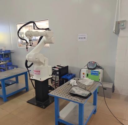 6つの軸線の中型の厚い版のための溶接の腕のロボット産業自動溶接のロボット